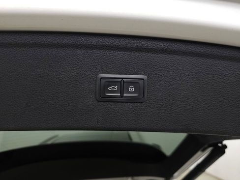 Used 2018 Audi Q5 Prestige w/ Prestige Package AWD/4WD image 9