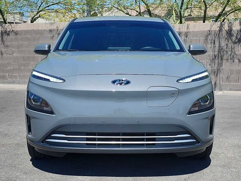 Used 2023 Hyundai Kona SE image 4