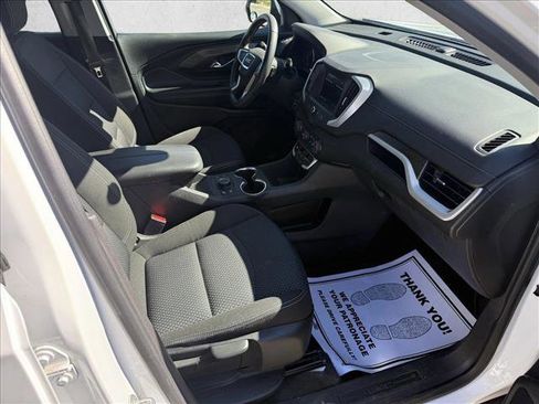 Used 2022 GMC Terrain SLE w/ Driver Convenience Package image 18