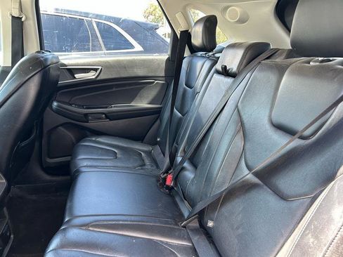 Used 2019 Ford Edge Titanium FWD image 15
