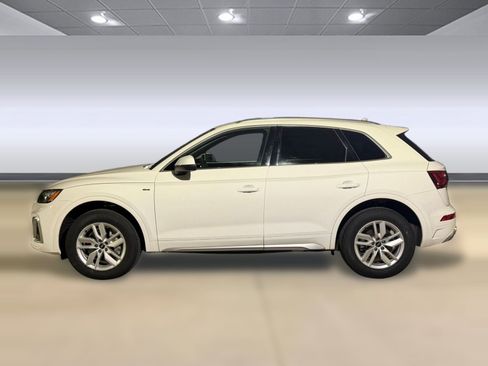 Used 2023 Audi Q5 2.0T Premium w/ Convenience Package AWD/4WD image 2