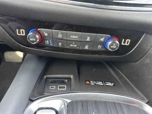 Used 2024 Buick Enclave Premium image 21