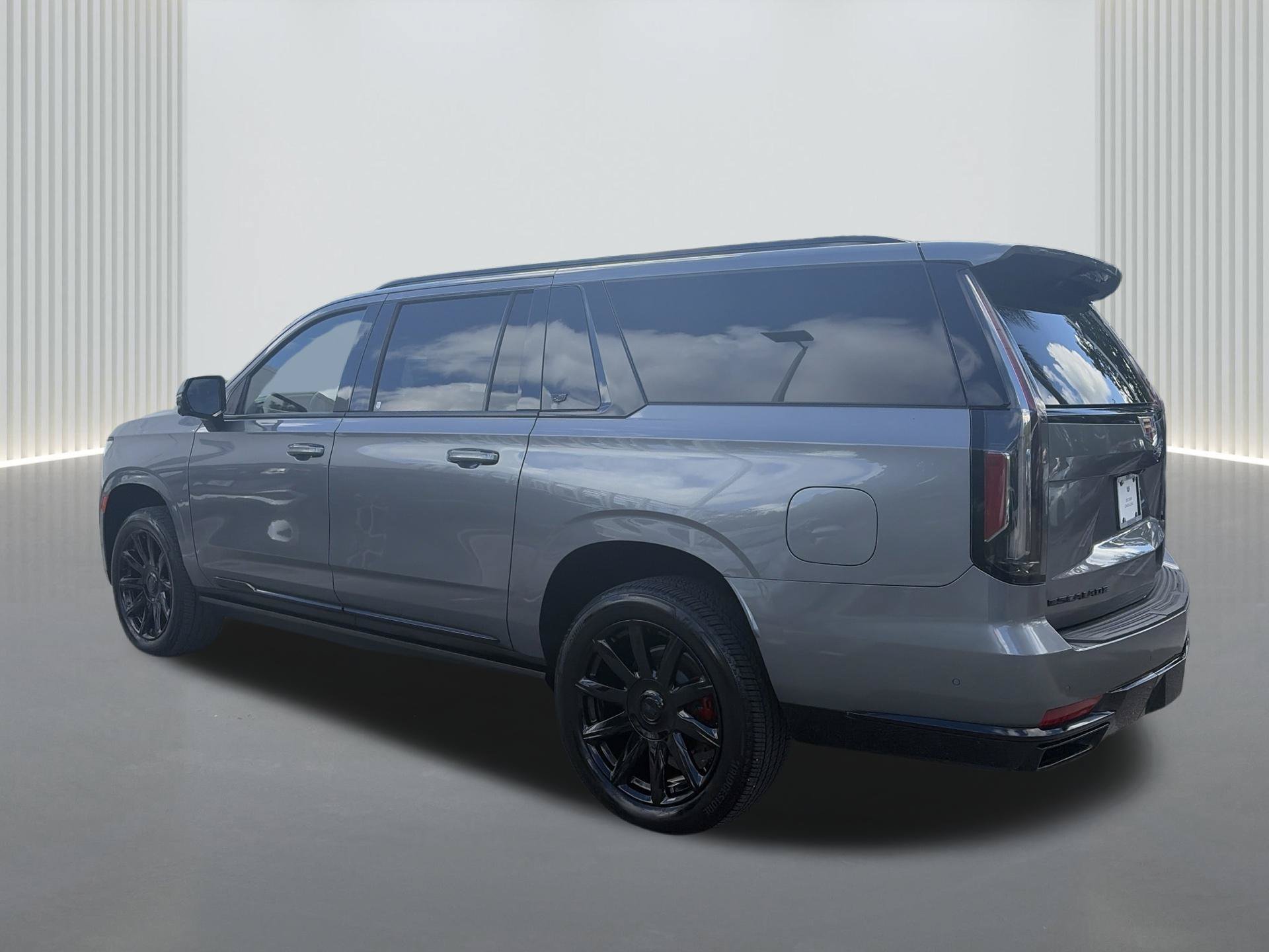 Certified 2022 Cadillac Escalade ESV Premium Luxury Platinum AWD/4WD image 3