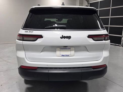 New 2026 Jeep Grand Cherokee L 2WD image 10