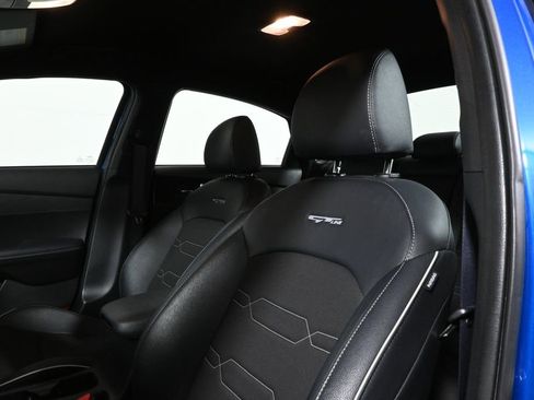 Used 2023 Kia Forte GT-Line w/ GT-Line Technology Package FWD image 4
