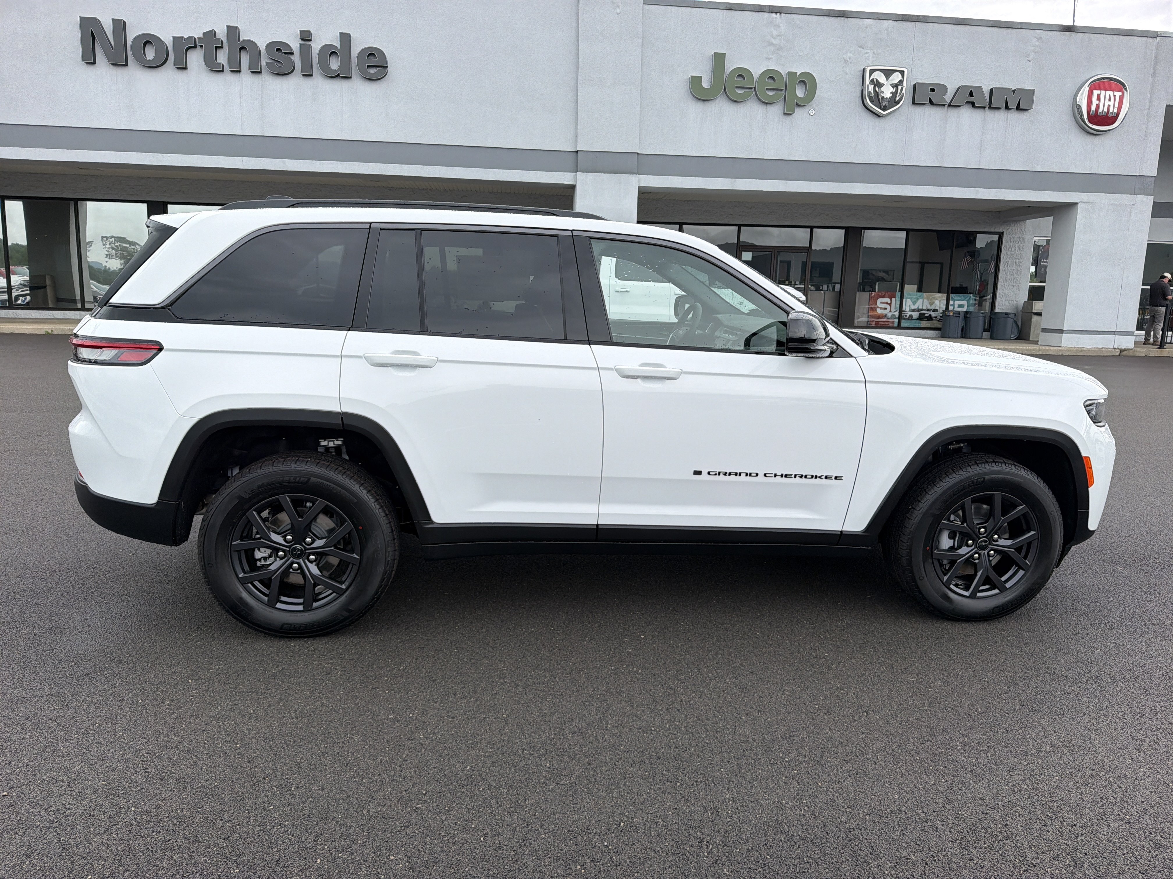 New 2027 Jeep Grand Cherokee 4WD image 5