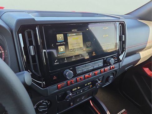 Used 2025 Nissan Frontier PRO-4X image 16