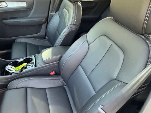 New 2026 Volvo XC40 B5 Plus AWD/4WD image 19