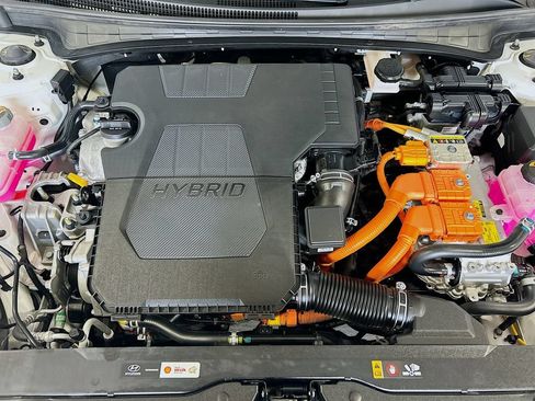 Used 2024 Hyundai Elantra Limited FWD image 29