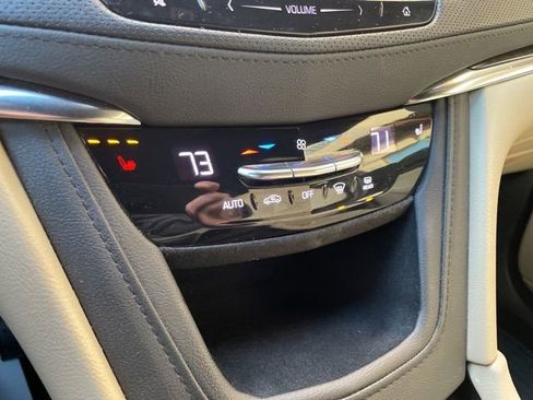 Used 2019 Cadillac XT5 AWD image 4