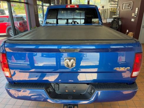 Used 2019 RAM 1500 Express AWD/4WD image 12