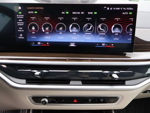 Used 2023 BMW X7 xDrive40i w/ M Sport Package AWD/4WD image 29