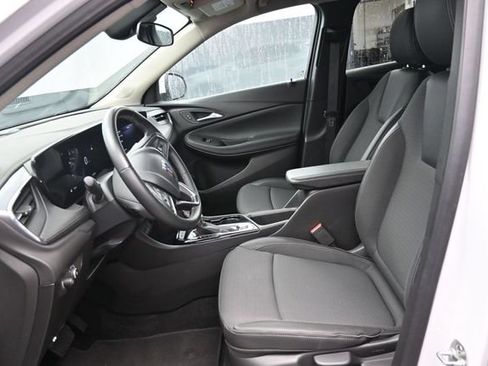 Used 2025 Buick Encore GX Preferred AWD/4WD image 12