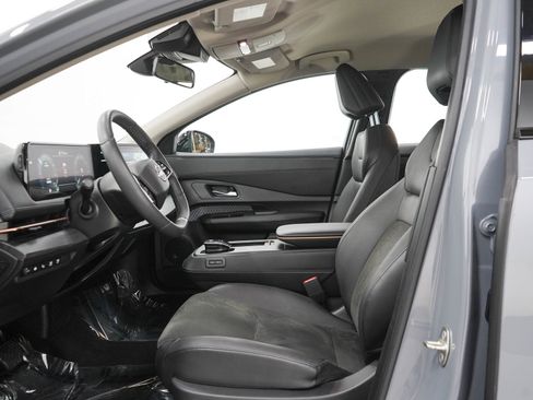 Used 2024 Nissan Ariya AWD image 24