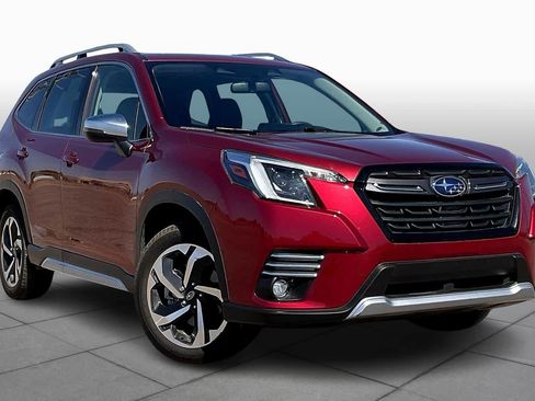 Used 2022 Subaru Forester Touring image 3