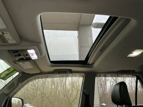 Used 2015 Toyota 4Runner SR5 image 17