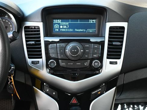 Used 2014 Chevrolet Cruze LT FWD image 10