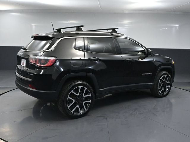 Used 2017 Jeep Compass Limited w/ Navigation Group AWD/4WD image 3