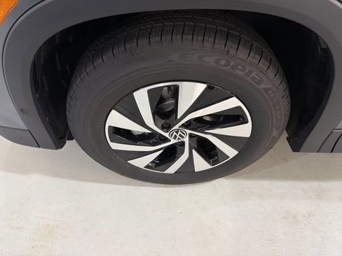 New 2026 Volkswagen Tiguan S FWD image 11