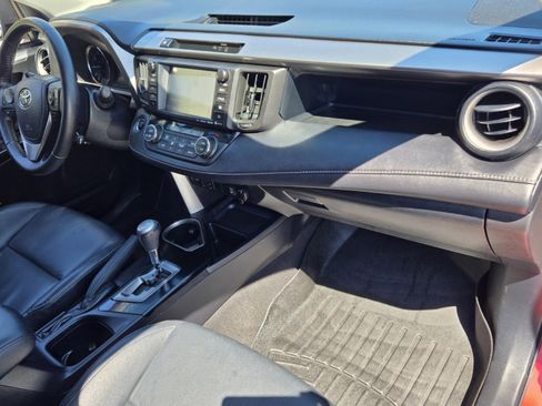Used 2016 Toyota RAV4 Limited image 30