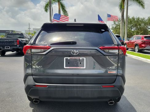 Used 2020 Toyota RAV4 XLE FWD image 11