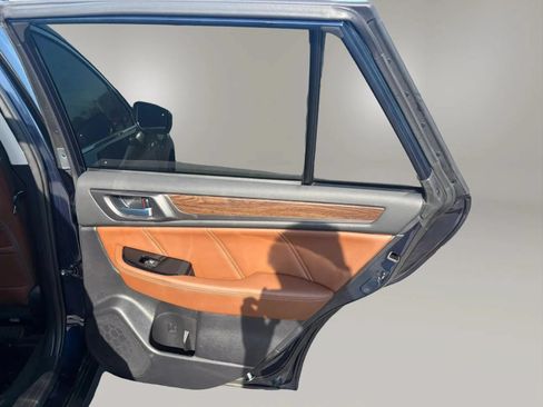Used 2018 Subaru Outback 3.6R Touring AWD/4WD image 28