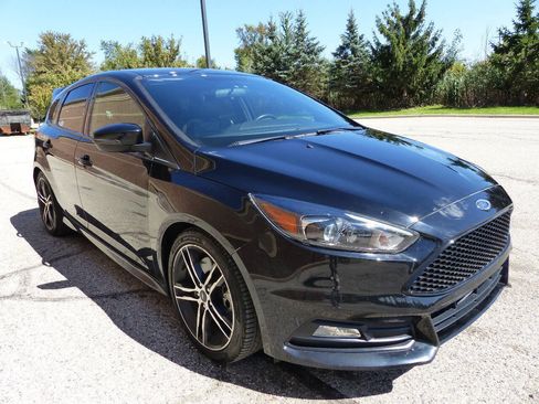 Used 2016 Ford Focus ST w/ Equipment Group 402A FWD image 13