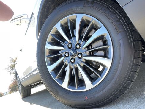 Used 2021 Lincoln Nautilus FWD w/ Equipment Group 101A image 15