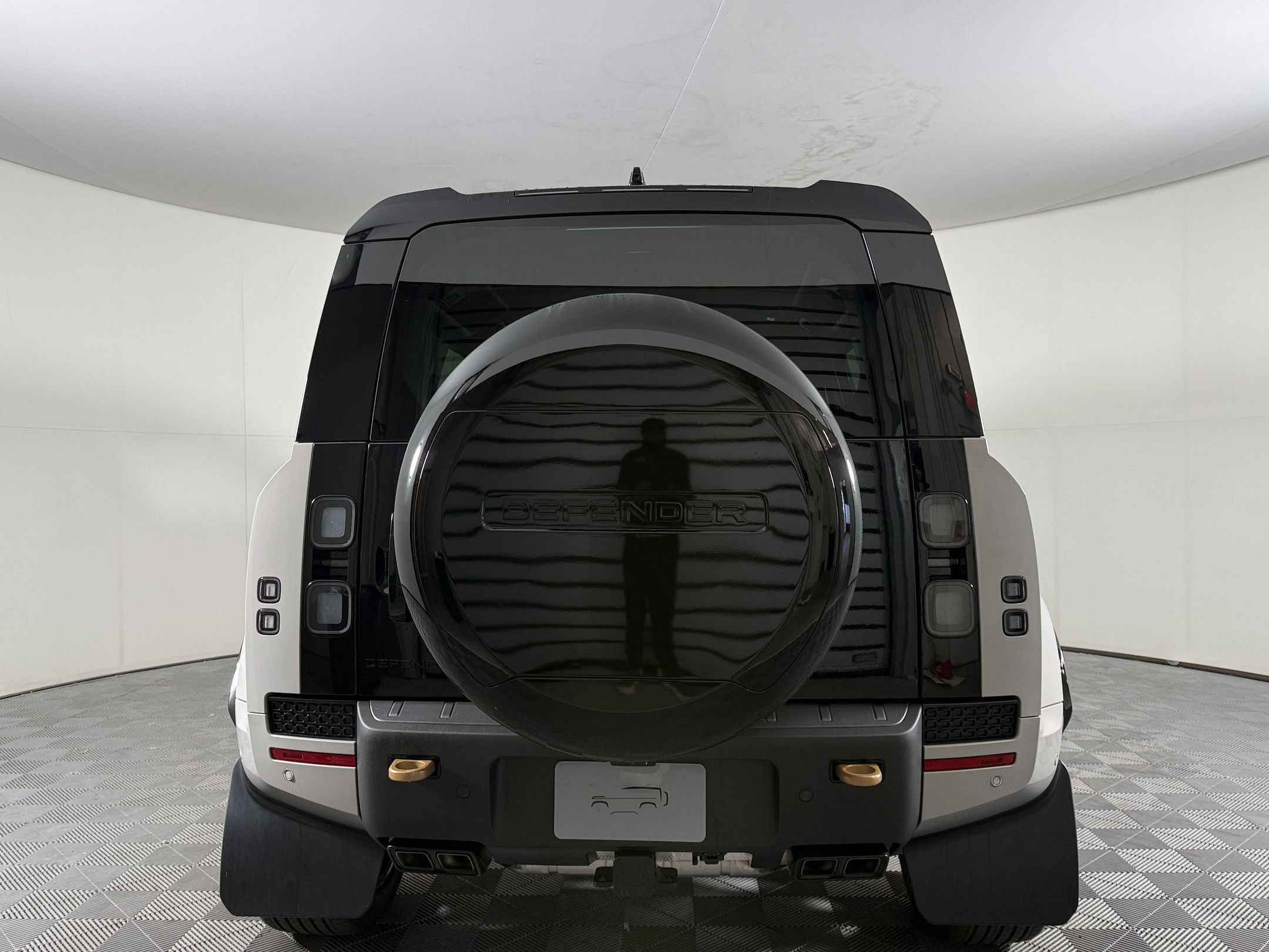 New 2026 Land Rover Defender 110 OCTA AWD/4WD image 10