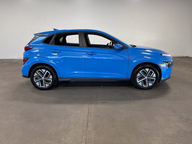 Used 2022 Hyundai Kona SEL w/ Convenience Package FWD image 2