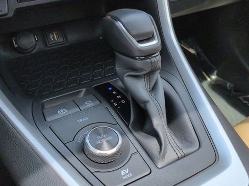 Certified 2025 Toyota RAV4 XLE Premium AWD/4WD image 15