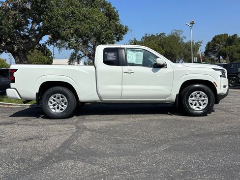 Certified 2024 Nissan Frontier SV RWD image 2