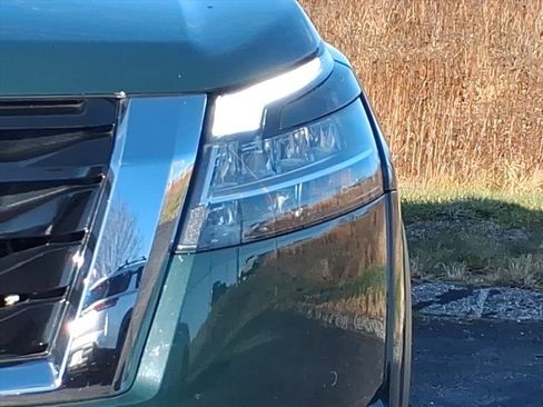 Used 2022 Nissan Pathfinder Platinum w/ Cargo Package image 16