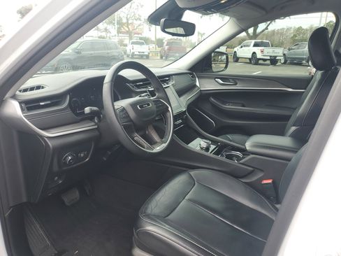 Used 2022 Jeep Grand Cherokee L Limited image 12