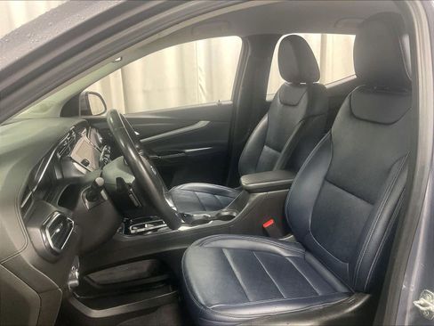 Used 2022 Chevrolet Bolt EUV LT w/ Convenience Package image 10