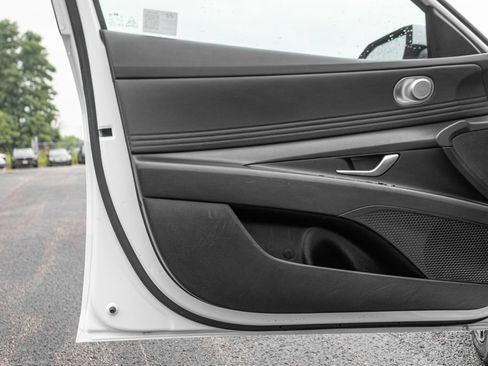 Used 2024 Hyundai Elantra Limited FWD image 28