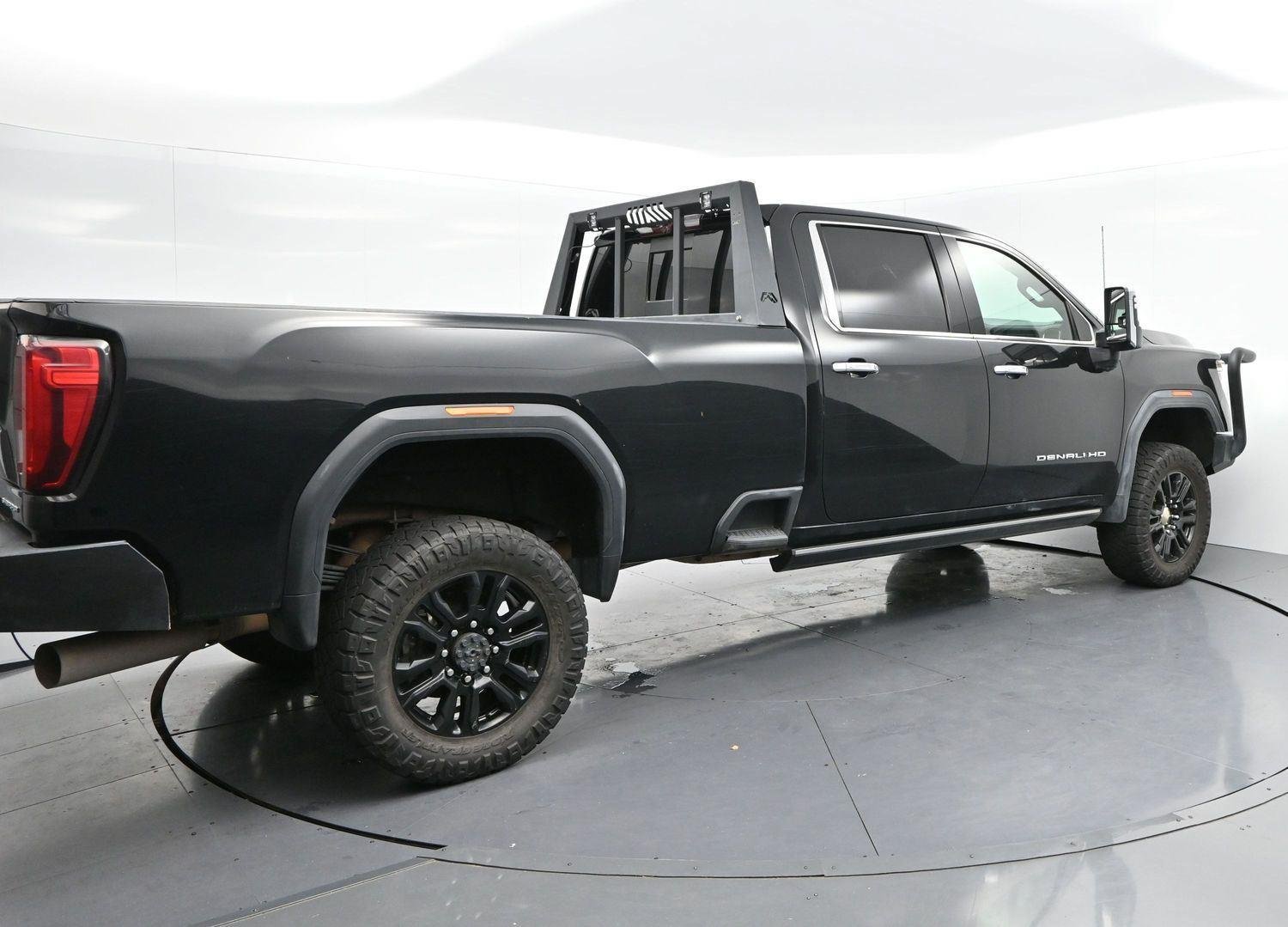 Used 2021 GMC Sierra 3500 Denali w/ Denali Black Diamond Edition AWD/4WD image 7
