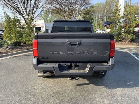 Used 2025 Toyota Tacoma TRD Off-Road image 7
