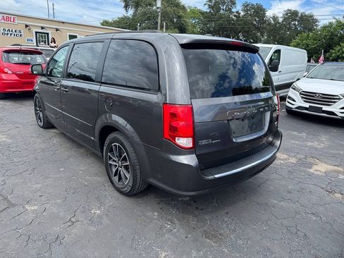 Used 2017 Dodge Grand Caravan GT FWD image 6