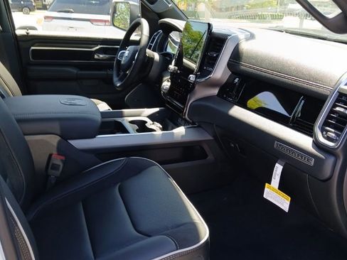 New 2026 RAM 1500 Laramie AWD/4WD image 17