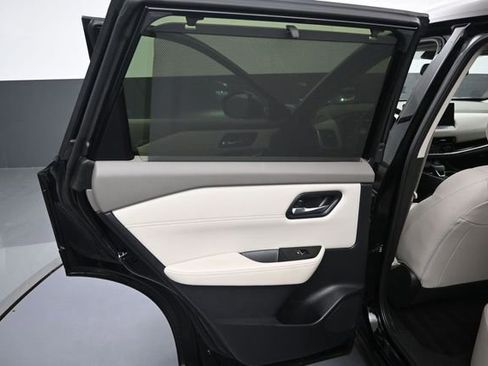 Used 2025 Nissan Rogue SL w/ Tech Package AWD/4WD image 29