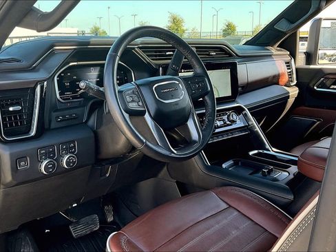 Used 2024 GMC Sierra 3500 Denali Ultimate image 17