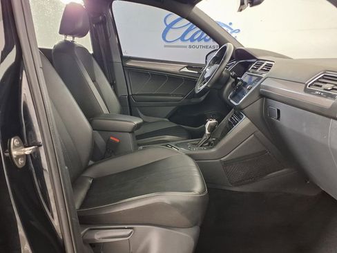 Used 2024 Volkswagen Tiguan SE R-Line image 10