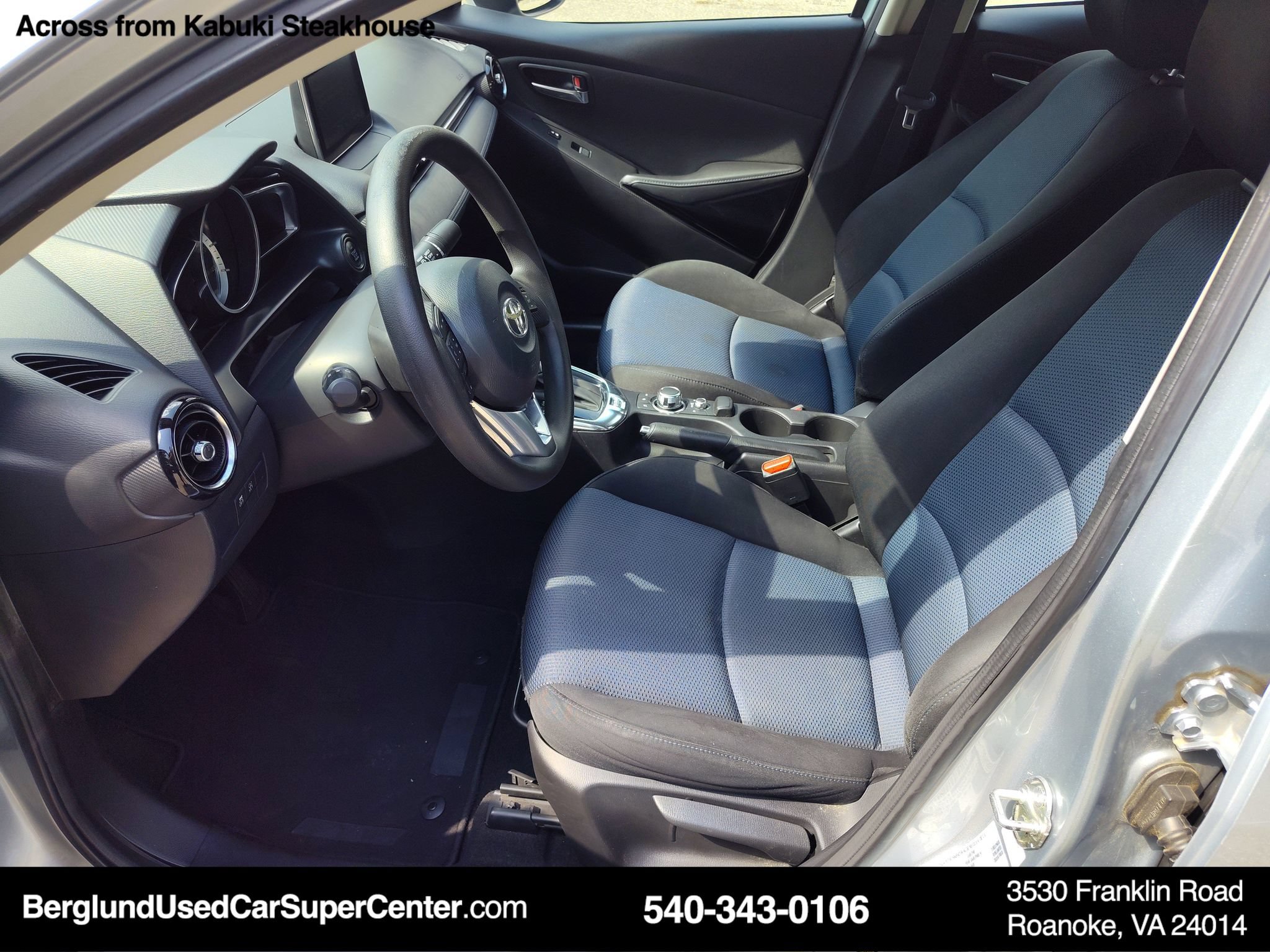 Used 2017 Toyota Yaris iA FWD image 12
