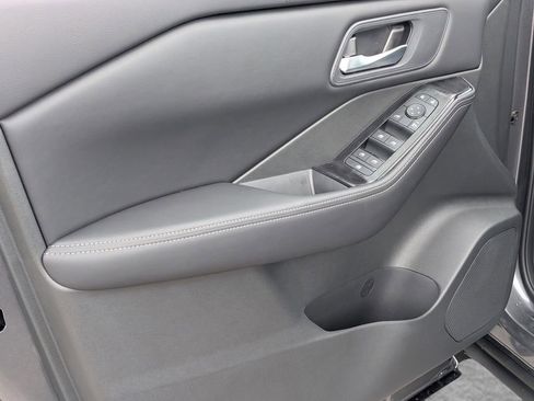 New 2026 Nissan Rogue SV FWD image 15