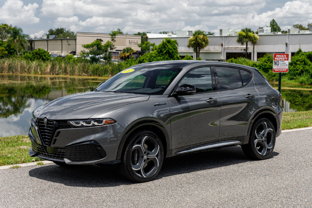 New 2026 Alfa Romeo Tonale w/ Active Assist Package AWD/4WD image 7