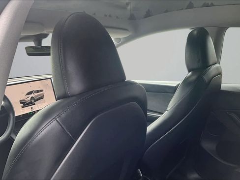 Used 2023 Tesla Model Y Long Range AWD/4WD image 12