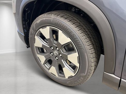 Used 2026 Honda Pilot Elite image 13