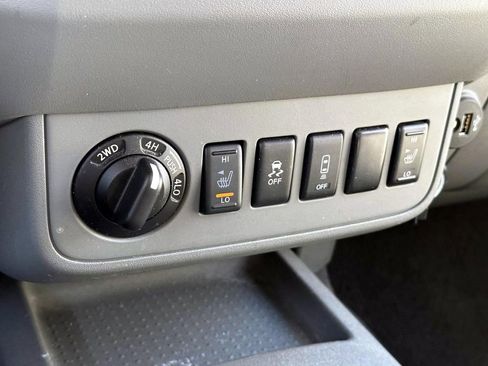 Used 2021 Nissan Frontier SV image 28
