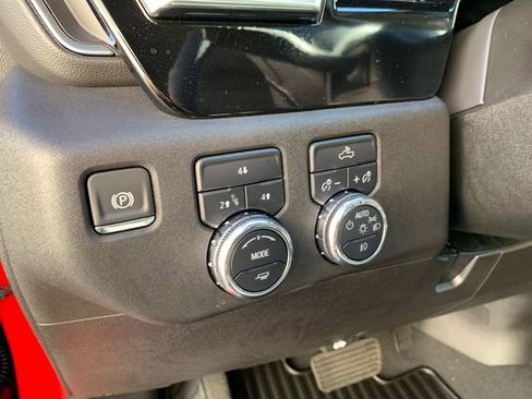 Used 2025 GMC Sierra 2500 SLE image 20